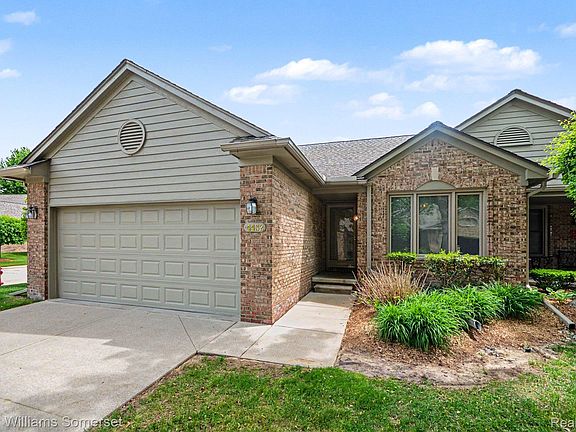 3rd image of 4432 Thornwood Ct
