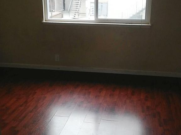 5th image of 2752 Kollmar Dr APT 32