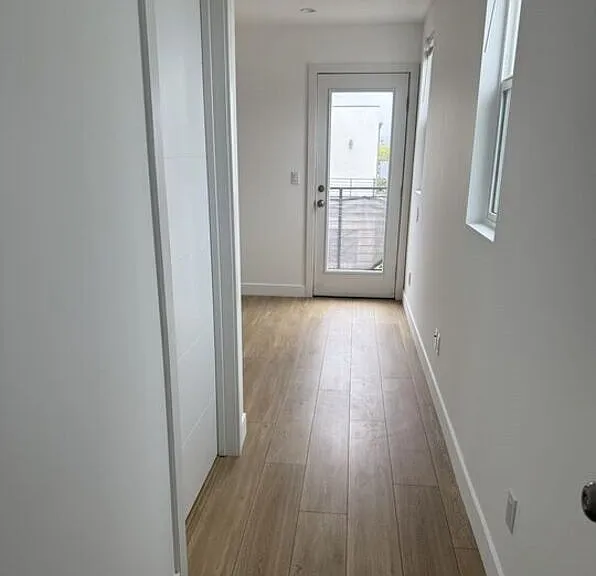 227 B N Park View St — Photo 5