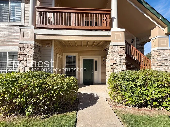 2 bed, 2.0 bath, 1012 sqft, $2,100 — Photo 2