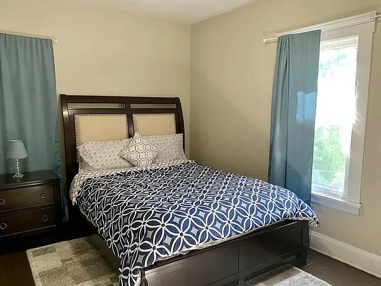 11710 Buckingham Ave — Photo 17