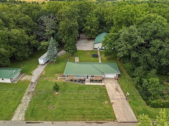 3rd image of 1761 Franklin Rd