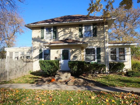 2nd image of 372 Bennett St