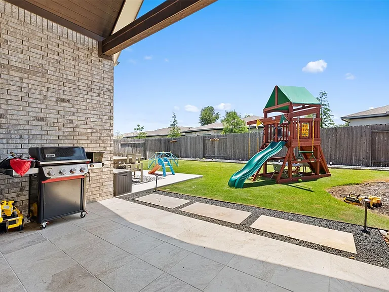 1608 Carmine Dr — Photo 33