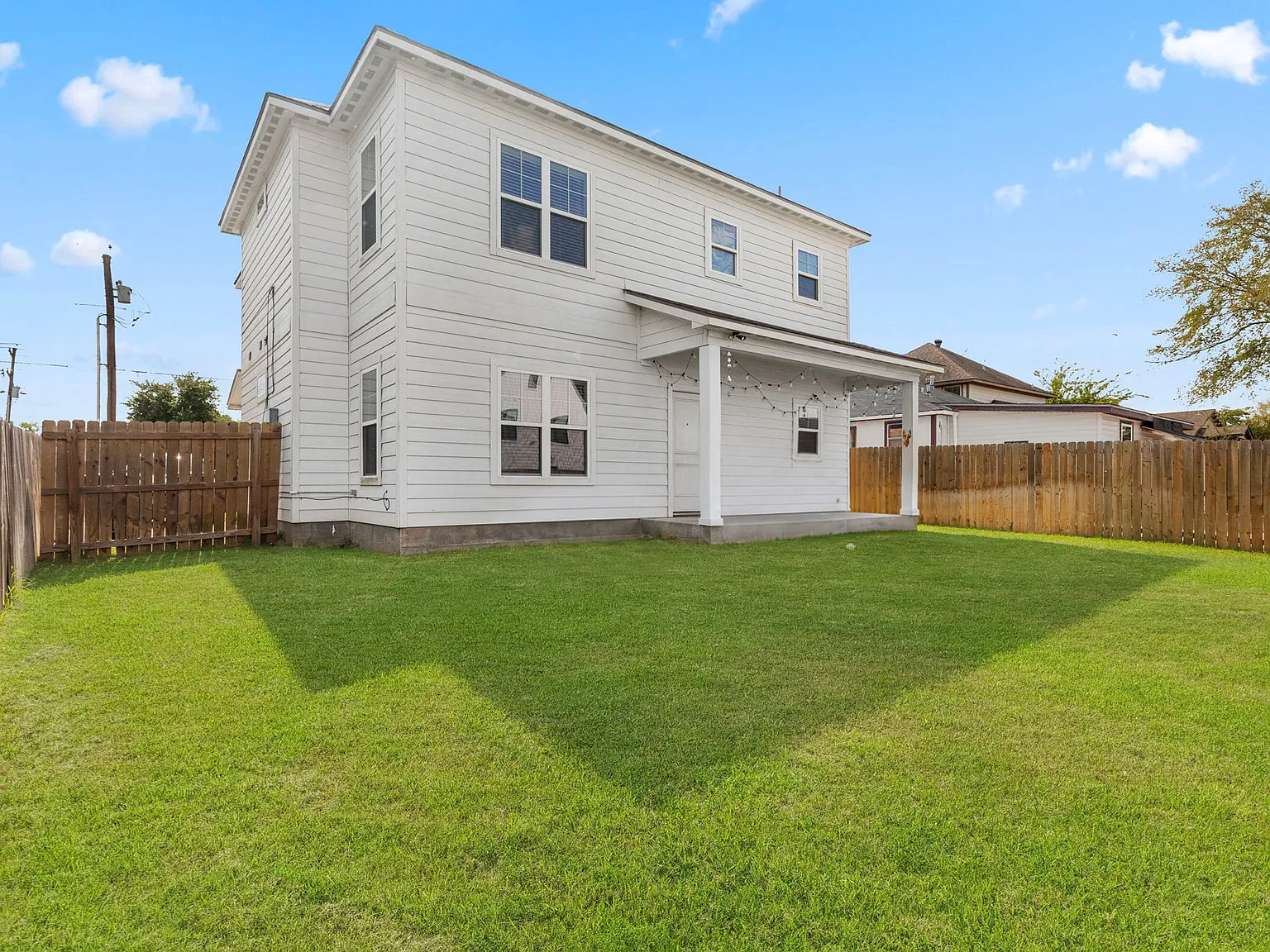 301 Sterling St — Photo 3