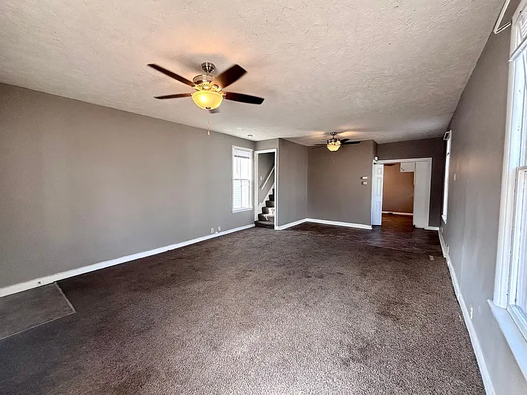 726 W Military Ave — Photo 2