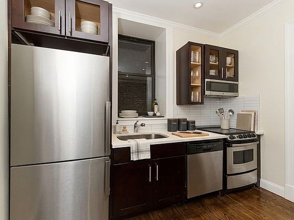 2nd image of 1377 Lexington Ave APT 1C