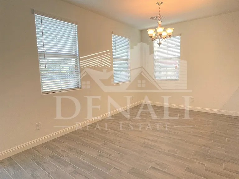 242 N Sunrise — Photo 5