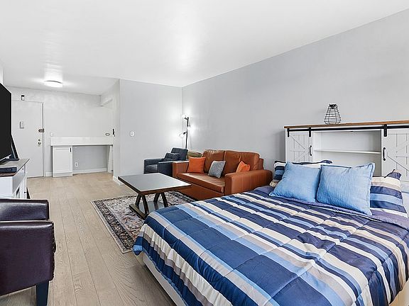 3rd image of 5800 Arlington Ave APT 15P