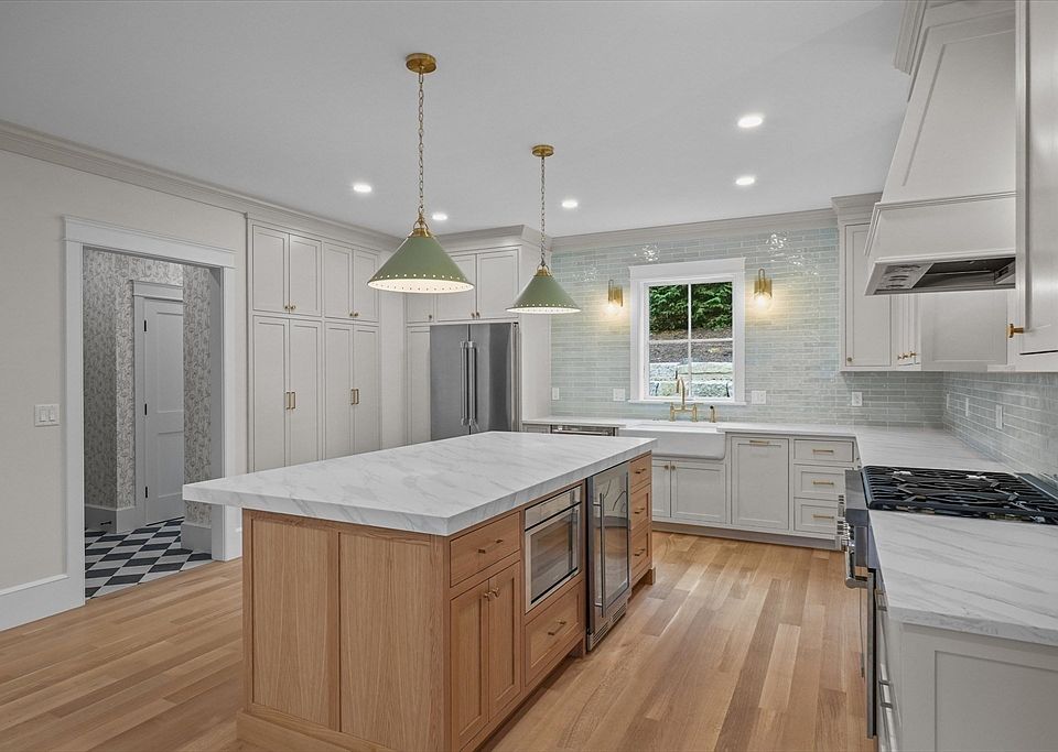 1st image of 14 Dexter Ln #B