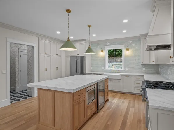 14 Dexter Ln #B, Newburyport, MA 01950