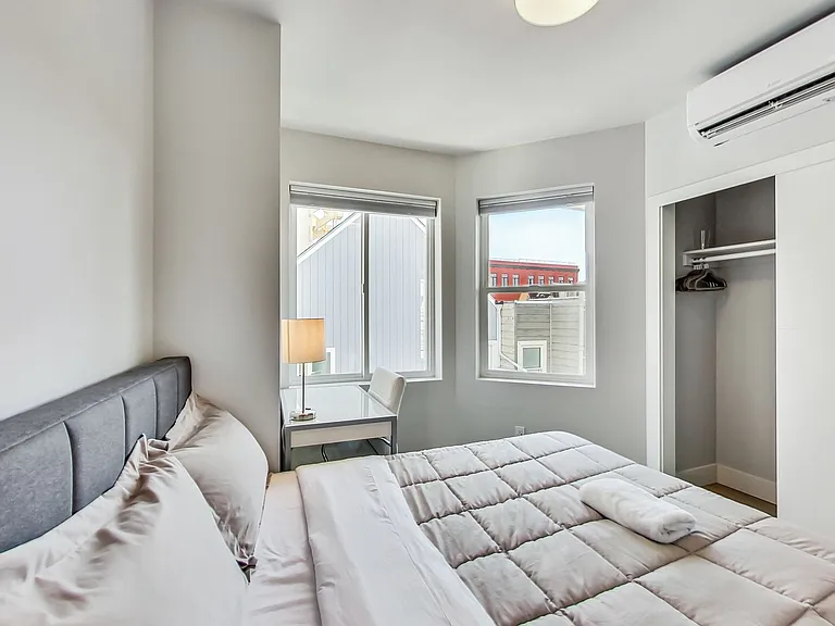 1026 Capp St — Photo 34