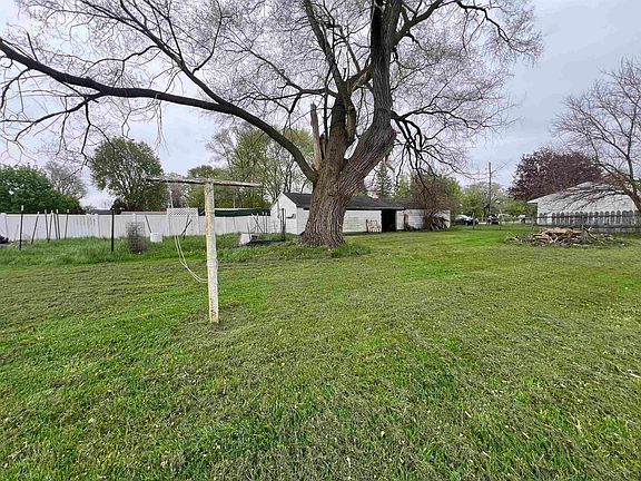 3rd image of 5016 Hess Rd