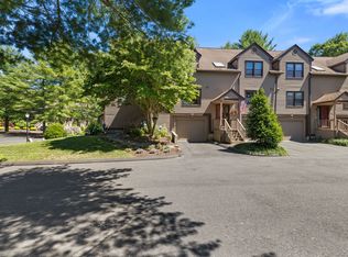 16 Willowbrook Cir #16, Monroe, CT 06468