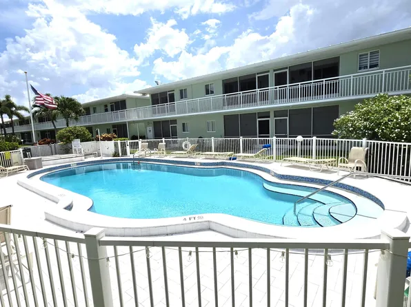 2100 NE 38th Street #219, Lighthouse Point, FL 33064