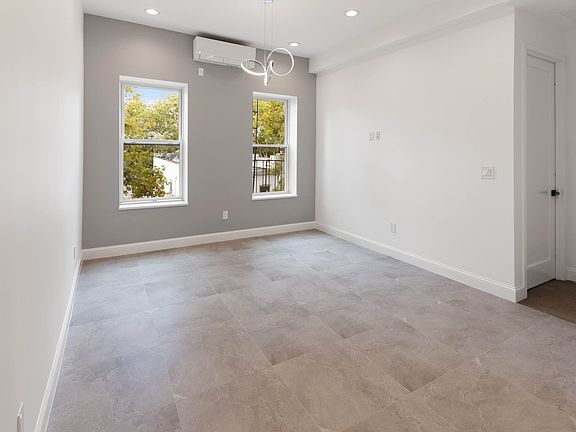 5th image of 1736 E 4th St #2B