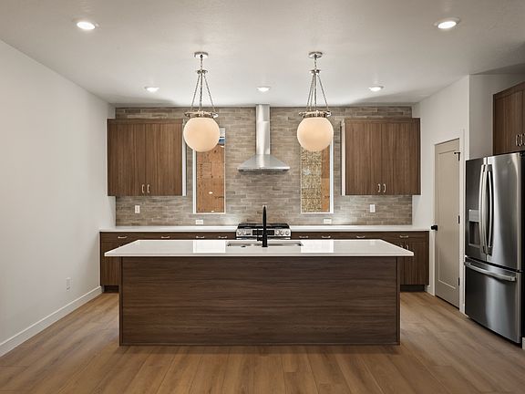 5th image of 948 E Grape Ivy Way S #2
