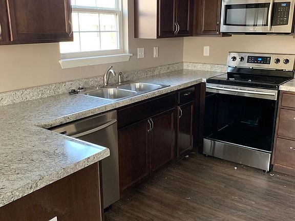 4th image of 2330 Winterset Dr