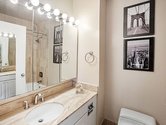 5th image of 145 E 48th St APT 18D
