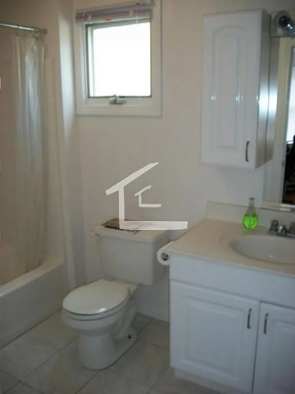 3 bed, 2.5 bath, $4,500 — Photo 4