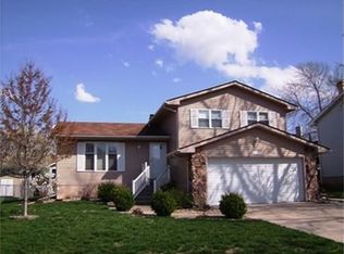 2768 Deerpath Park Dr, Decatur, IL 62521