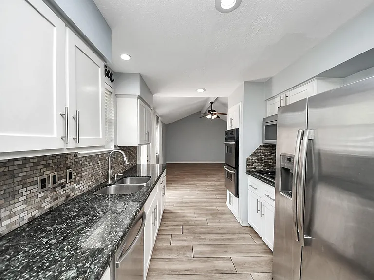 5954 Beaudry Dr — Photo 16