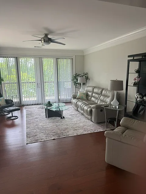 3 bed, 1800 sqft, $2,600 — Photo 4