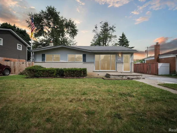 32556 Bridge St, Garden City, MI 48135