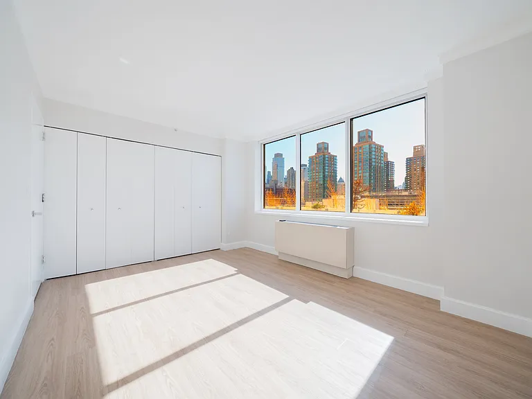 140 Riverside Blvd #2204 — Photo 11
