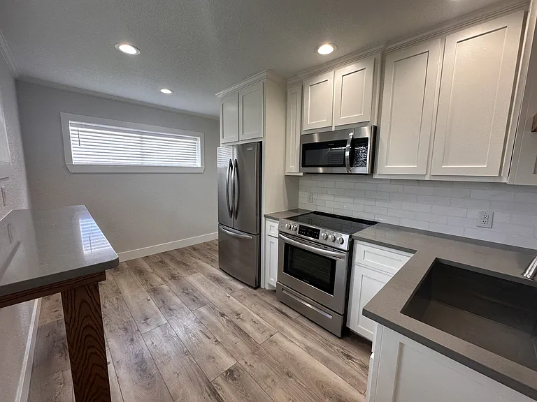 414 E Elm St #101 — Photo 3