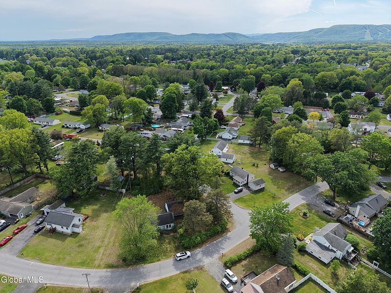 4th image of 18 Park Drive