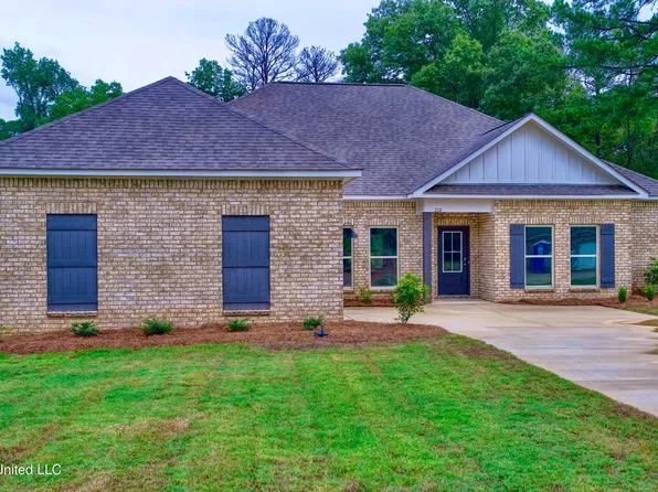 232 Deerfield Club Dr, Canton, MS 39046