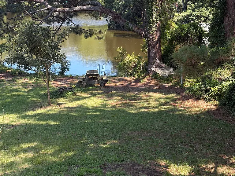 112 Colony Ln — Photo 2