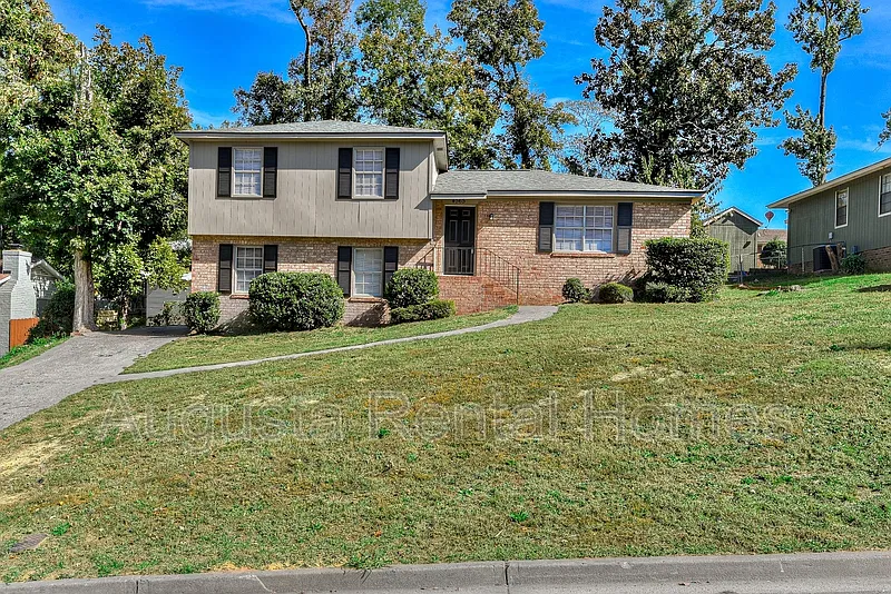 4 bed, 3.0 bath, 1886 sqft, $1,950 — Photo 4