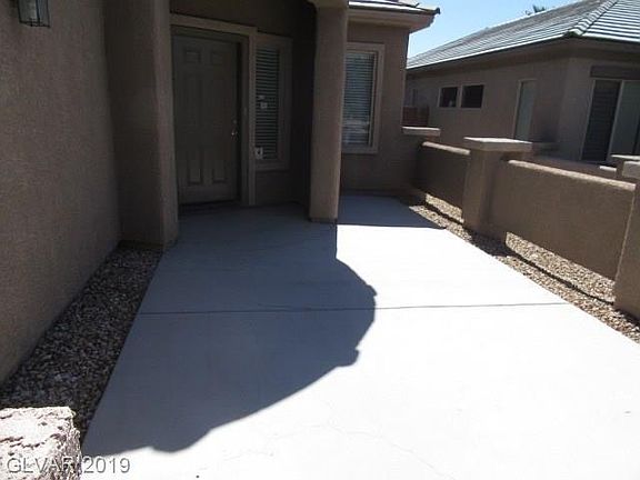 3rd image of 3958 Spanish Barb St
