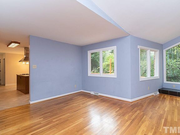 5th image of 4022 Westfield Dr