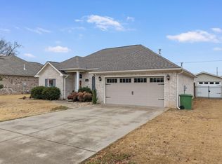 1903 Wildwood St, Muscle Shoals, AL 35661