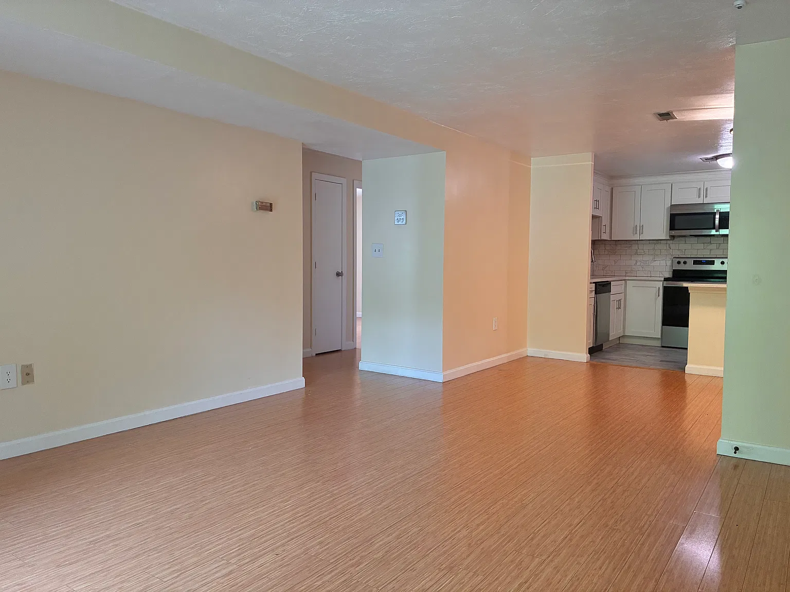 2 bed, 873 sqft, $2,500 — Photo 4