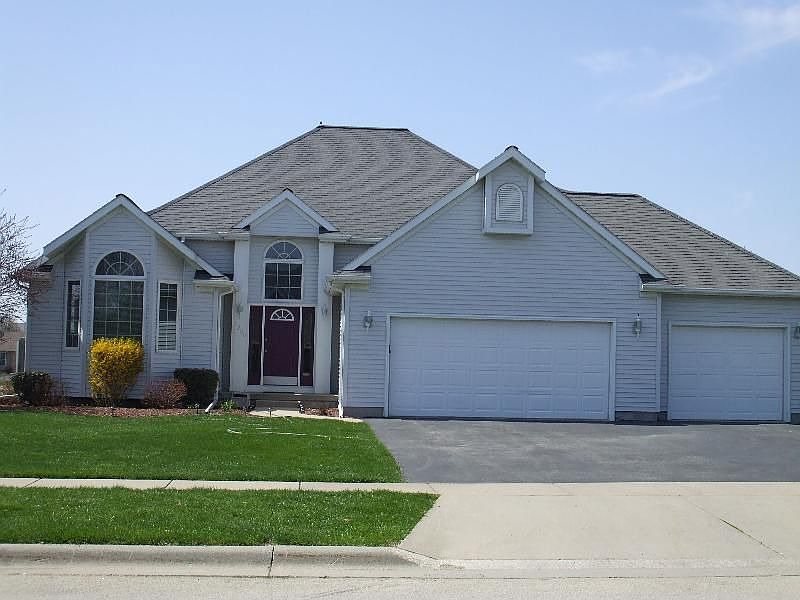2nd image of 1200 Pickwick Dr