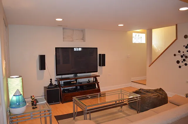 3860 Jarvis Ave — Photo 5