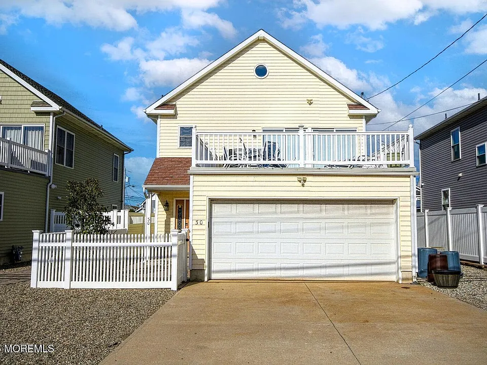 30 Stockton Ave