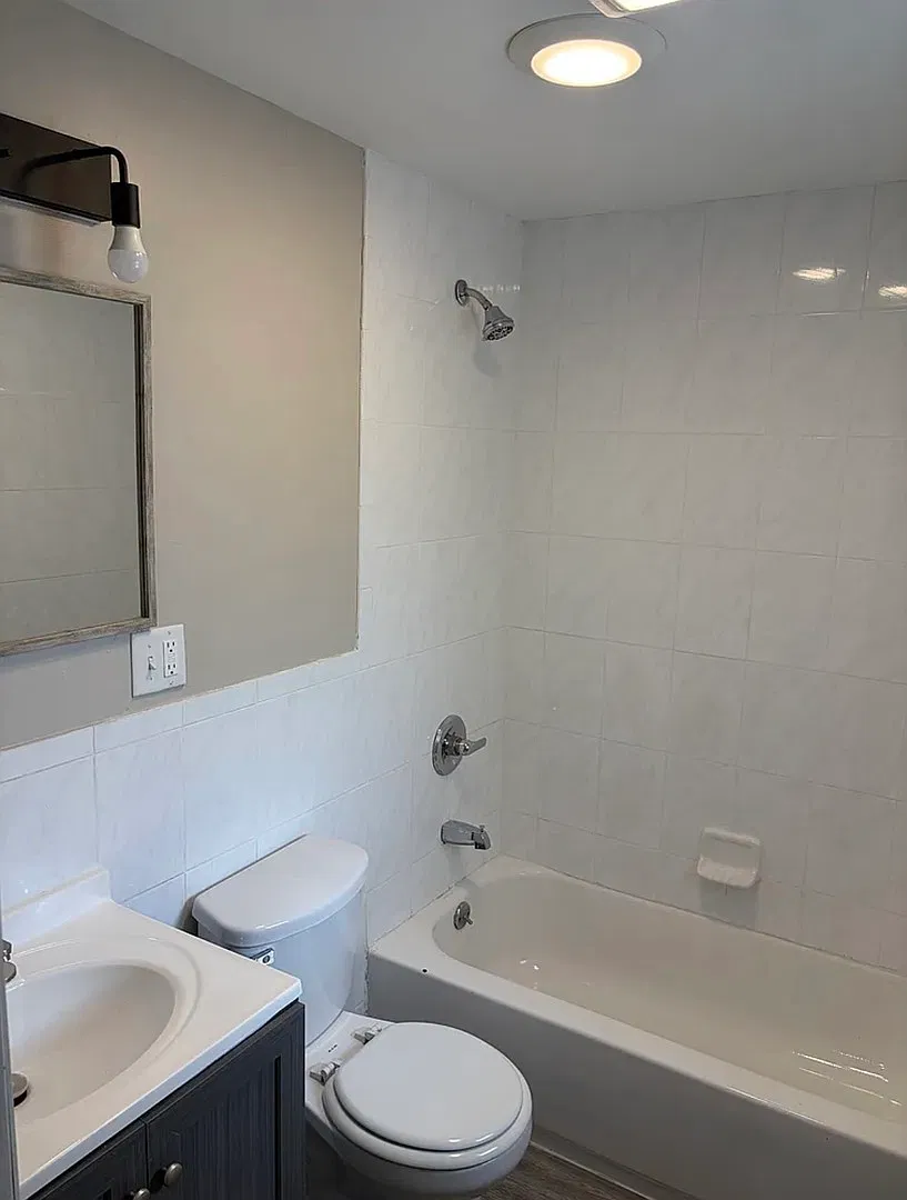 3 bed, 1.5 bath, 1300 sqft, $2,200 — Photo 3