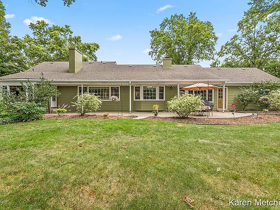 2nd image of 2150 Clover Dr NW