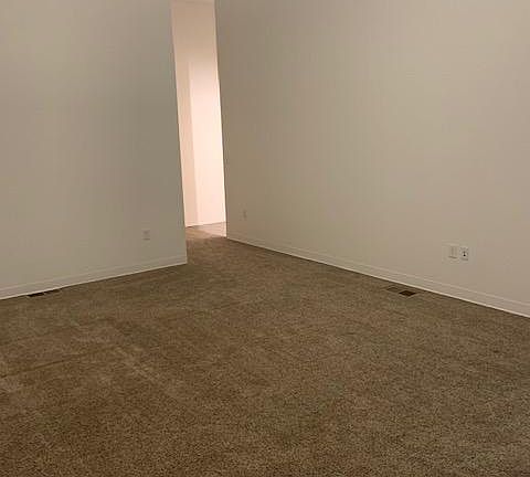 5th image of 1936 Summit St #D2