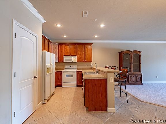 4th image of 918 Tuscany Dr #2G