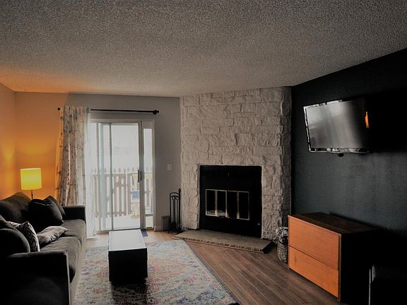 4th image of 10593 W Dartmouth Ave