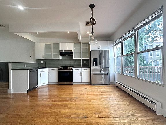 2nd image of 420 Lewis Ave