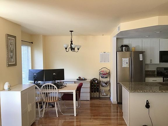 3rd image of 26492 Las Palmas APT 4