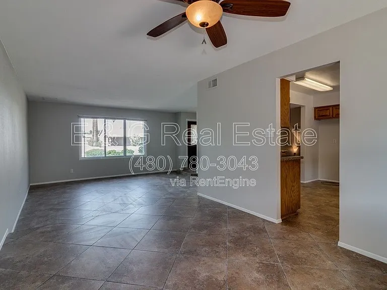 137 E Riviera Dr — Photo 8