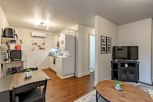 306B Main St Photo 1